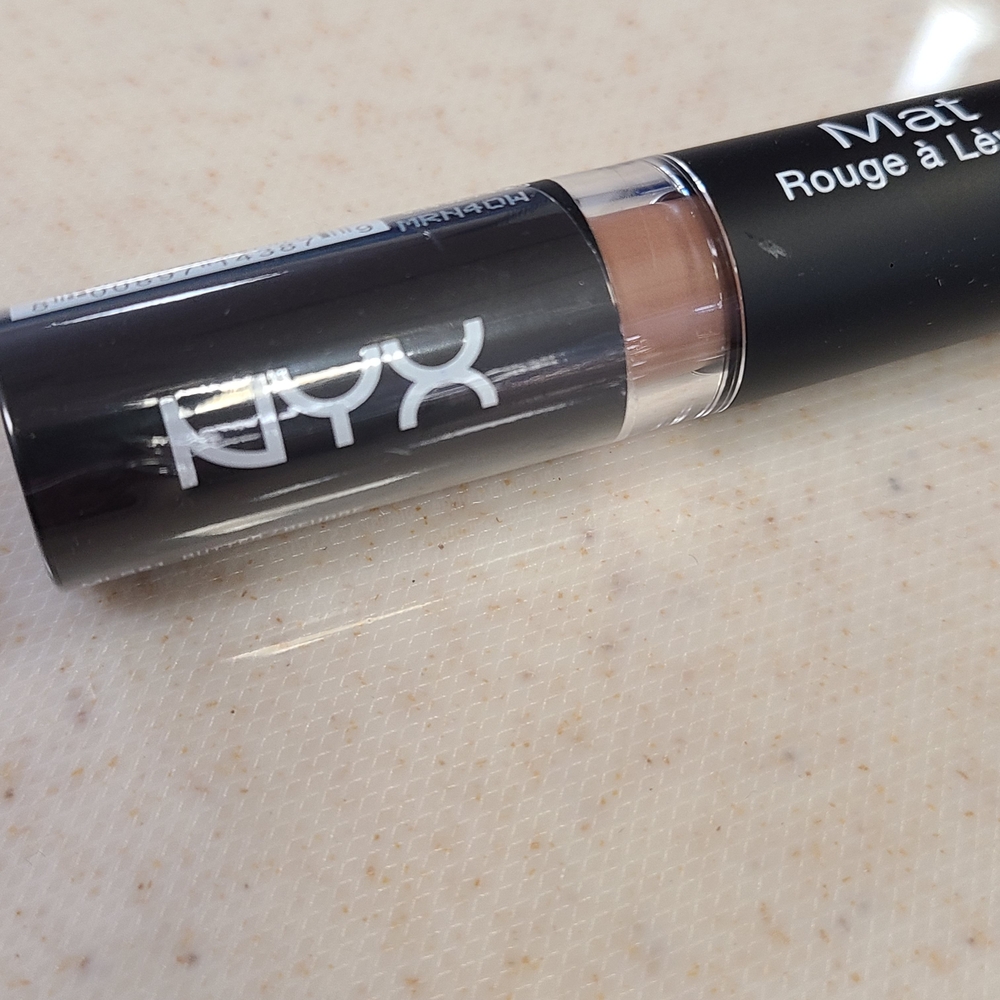 NYX Matte Lipstick - Soft Beige